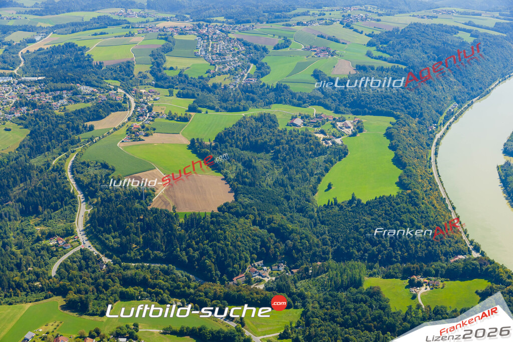 Schöne Luftaufnahme als Geschenk in Kellberg Thyrnau - Die Luftbildaufnahme wurde 2025 vom UL-Flugzeug heraus erstellt ( keine Drohne ) - Hochauflösende Luftaufnahme -Nicht vergleichbar mit Google Maps oder Satelittenbilder- Die Geschenkidee !Mit Lizenz und Bildrechte bestellbar