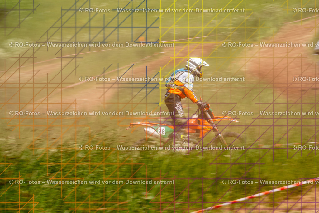 Wolfshausen 5 Lauf -559 | Sportfotografie von RO-Fotos: Motorsport, Motocross, Enduro, Laufveranstaltungen und Triathlon. Professionelle Fotos von Sportlern und Events. - Realisiert mit Pictrs.com