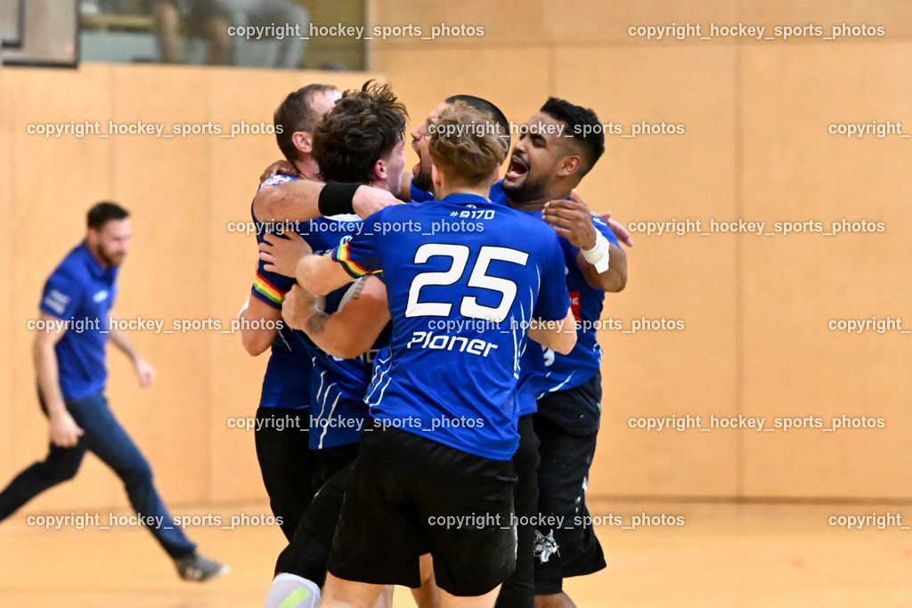 SC Ferlach vs. HSG Holding Graz 23.9.2023 | #25 LONER Florian SC Ferlach, #50 GONZALEZ-MARTINEZ Adonis SC Ferlach, Jubel SC Ferlach Mannschaft, SC Ferlach vs. HSG Holding Graz 23.9.2023, SC Ferlach vs. HSG Holding Graz am 23.09.2023 in Bleiburg (Ballspielhalle Ferlach), Austria, (Photo by Bernd Stefan)