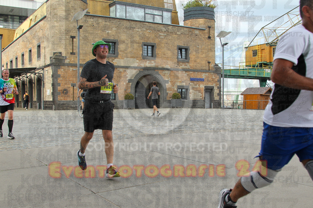 250920_1524_EV4_8705 | Sportfotografie im Rhein-Sieg Kreis, Köln, Bonn, NRW, Rheinland Pfalz, Hessen, etc. Unser Tätigkeitsfeld umfasst den Laufsport vom Volkslauf über den Marathon, Duathlon, Triathon bis zum Ultralauf wie Kölnpfad Ultra oder Schindertrail.