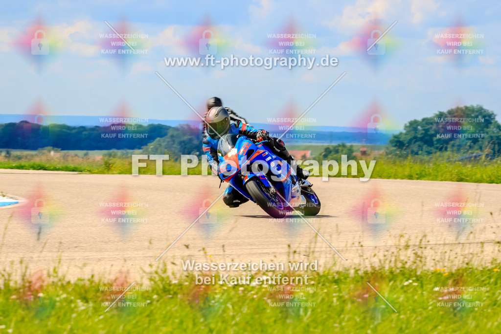 MotoTeam-0881 | Hier findet Ihr Bilder von Touristenfahrten auf der Nürburgring Nordschleife oder von anderen Veranstaltungen die ich besucht habe. Viel Spass beim Durch Schauen 