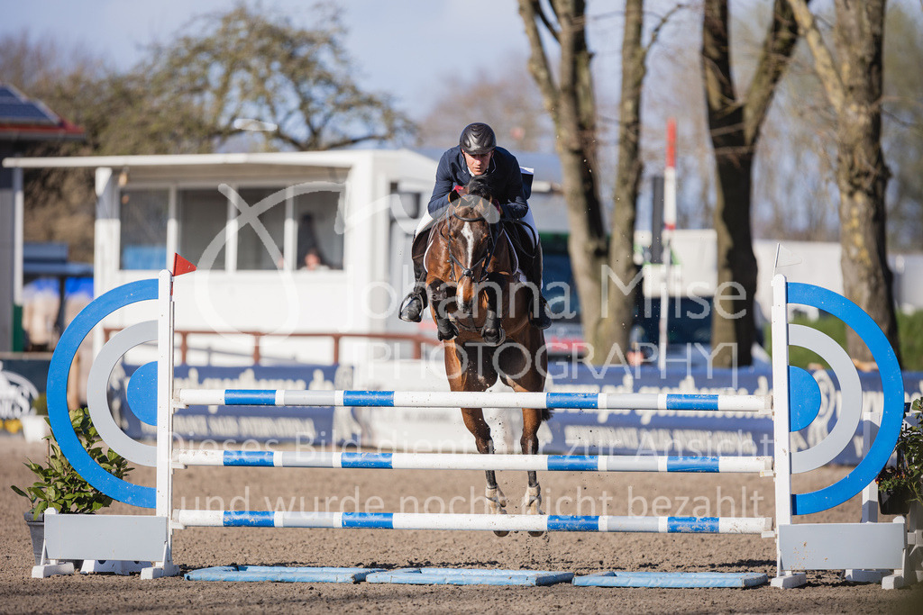 230411_Mühlen_04SprPf-L-487 | Deine schönsten Turniermomente als professionelle Fotos! Entdecke hochwertige Pferdesport-Fotografie im Online-Shop. Jetzt Fotos finden & bestellen!