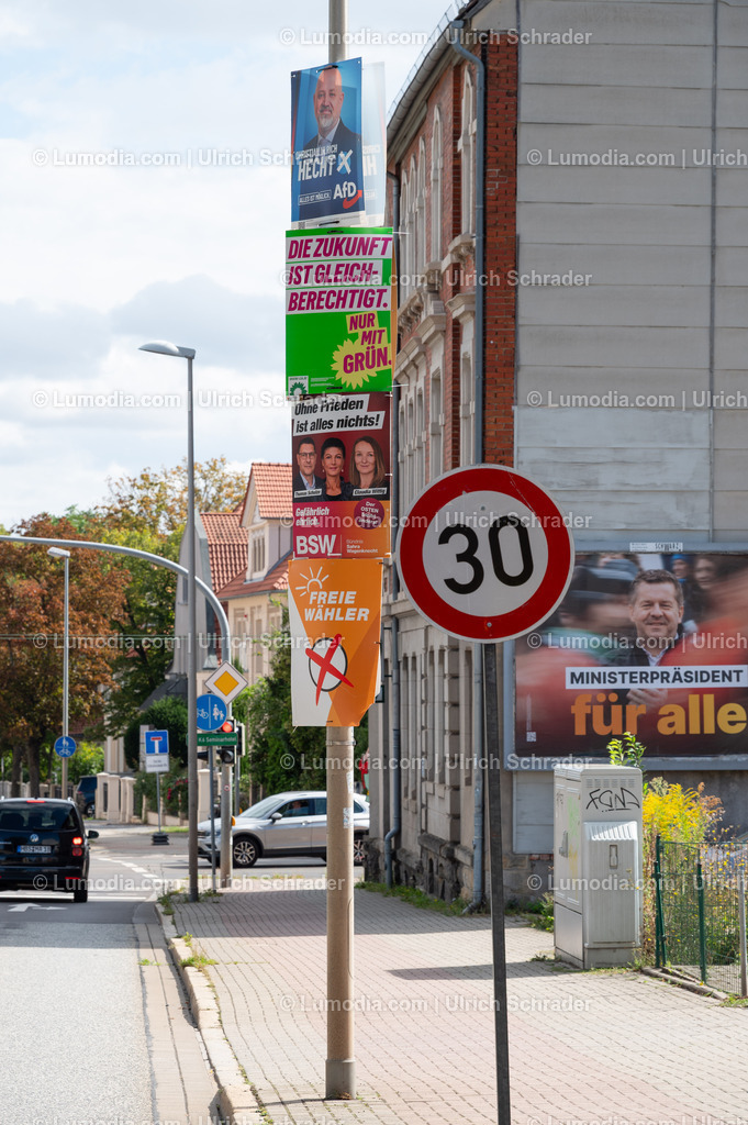 10049-14233 - Wahlplakate in Halberstadt | Stockfoto und Bilderpool mit Bildmaterial aus Deutschland, dem Harz, Halberstadt, Quedlinburg, Wernigerode und weltweit. Qualitativ hochwertige und professionelle Fotos anschauen und kaufen. - Realisiert mit Pictrs.com