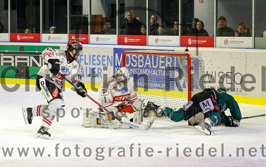 2026-02-08_108_TSV_Erding_gegen_ECDC_Memmingen_Indians | Erding, Deutschland, 08.02.2026:Eishockey, Oberliga Süd 2025 / 2026, 45. Spieltag, TSV Erding gegen ECDC Memmingen Indians, Endergebnis: Foto: Christian Riedel / fotografie-riedel.net