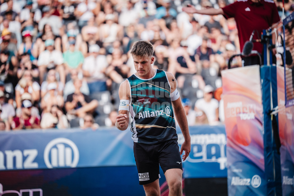 Beachvolleyball | Männer | Deutsche Meisterschaften 2025 Timmendorfer Strand | 04.09.2025 | Luis Kubo jubelt