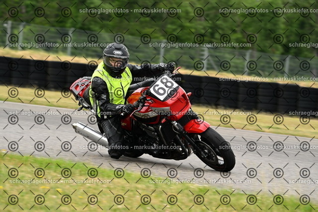 25bt02-1404 | markuskiefer.com - Realisiert mit Pictrs.com