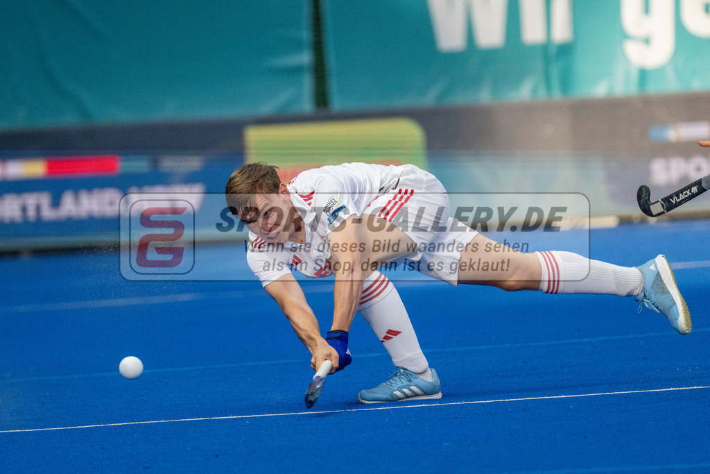 Final4_20250531-2001-Z09_3731 | Krefeld, Deutschland, 31.05.2025:  Feldhockey Final4 2025 – „Deutsche Feldhockey-Meisterschaften 2025“ im Gerd-Wellen-Hockeyanlage am 31.05.2025 in Krefeld, Deutschland. (Foto von Kramhöller/Fehrmann/Kaste)Krefeld, Germany, 31.05.2025: Feldhockey Final4 2025 – „Deutsche Feldhockey-Meisterschaften 2025“ in Gerd-Wellen-Hockeyanlage at 31.05.2025 in Krefeld, Deutschland. (Foto from Kramhöller/Fehrmann/Kaste)