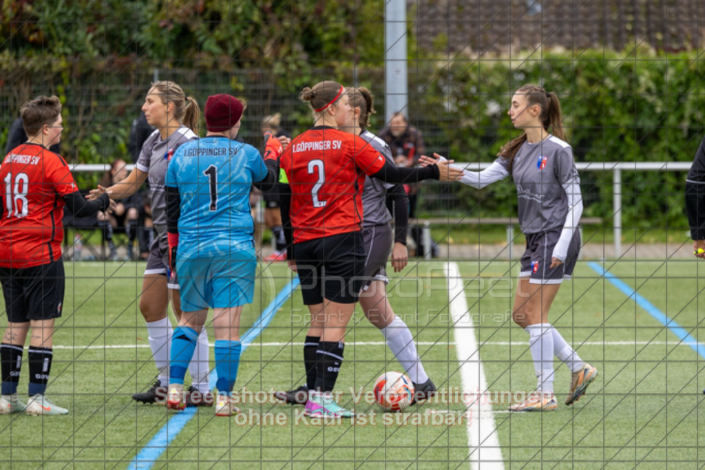 20251005_110130_0046 | #,1.Göppinger SV (rot) vs. SGM Aufhausen/Nellingen (grau), Fußball, Frauen-Regionenliga 3 - WfV, 04. Spieltag, Saison 2025/2026, Kunstrasenplatz Nord, Hohenstaufenstr. 116, 73033 Göppingen, 05.10.2025 - 11:00 Uhr,Foto: PhotoPeet-Sportfotografie/Peter Harich