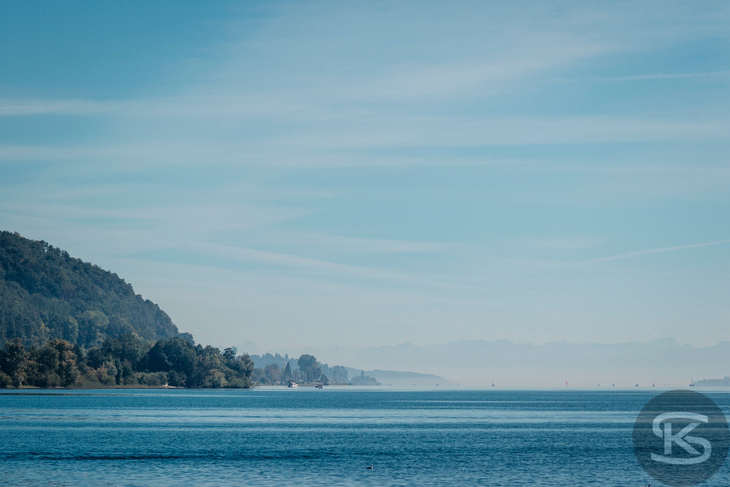 Bodenseebilder Galerie: Atemberaubende Fotos & Stimmungen | Entdecken Sie eine Sammlung stimmungsvoller Fotos vom Bodensee. Hochwertige Bilder von Sonnenauf- und -untergängen, Uferlandschaften, Booten und der Natur rund um den größten See Deutschlands. - Realisiert mit Pictrs.com