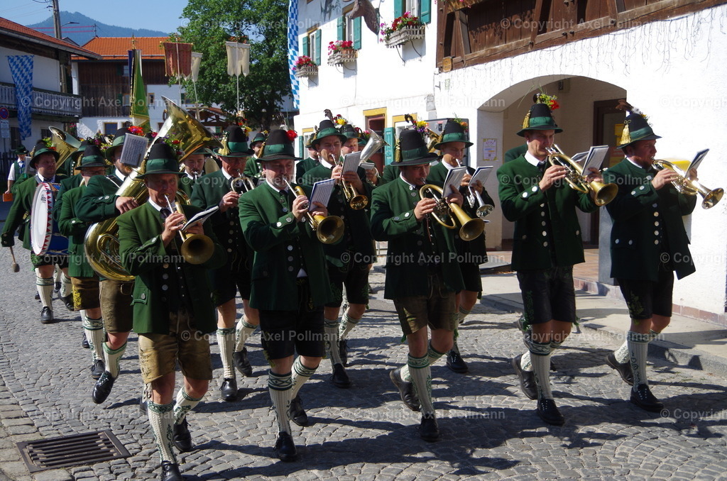 IMGP3384 | fotografiert von Axel PollmannLeonhardi Wallfahrt Benediktbeuern und Murnau, Fronleichnam, Fasching, Landschaft im Loisachtal und Benediktbeuern  - Realisiert mit Pictrs.com