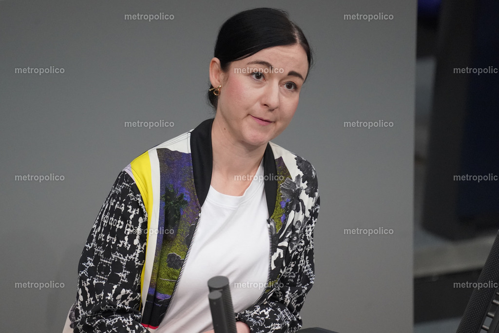 Paula Piechotta (5) | Metropolico