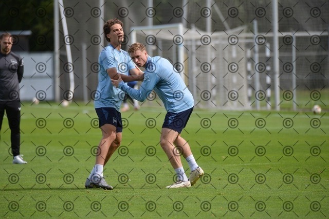 RGE_0356 | Hertha BSC, 2.Bundesliga, Herren, Fußball, Training auf dem Schenckendorffplatz, Mittwoch 09.09. 2026, Saison 2026/27,  von li. Soufian Gouram ( Hertha BSC ), Julian Eitschberger ( Hertha BSC ), Fotograf: Ralf Gebhardt - Realisiert mit Pictrs.com