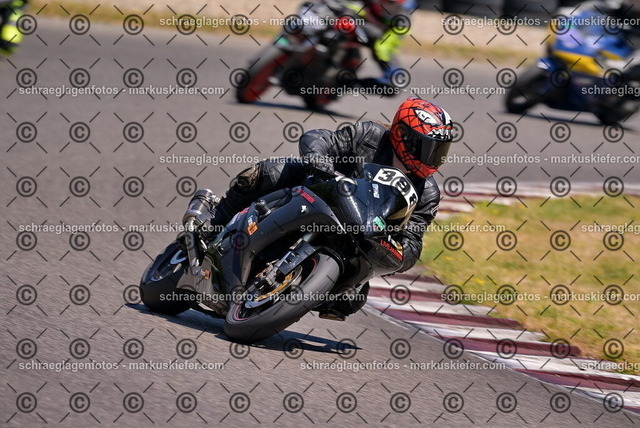26bt05-1347 | markuskiefer.com - Realisiert mit Pictrs.com