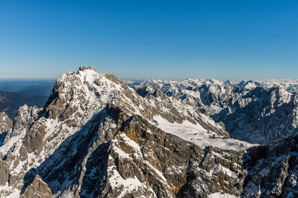 Felsen- Massiv und Berglandschaft des Zugspitzmassiv mit den Gipfeln der Zugspitze | Felsen- Massiv und Berglandschaft des Zugspitzmassiv mit den Gipfeln der Zugspitze