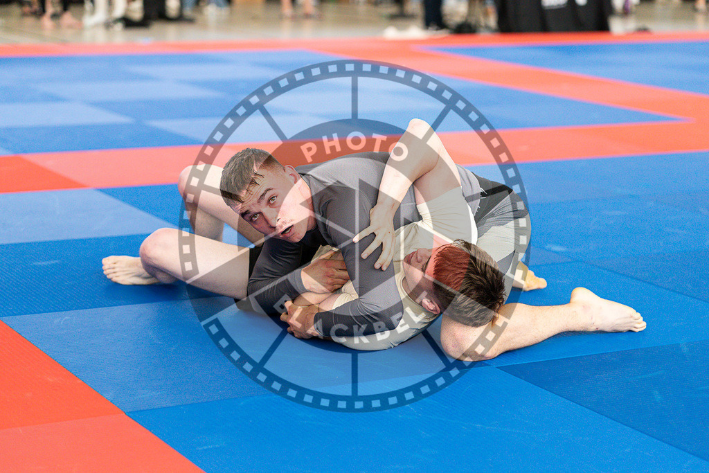 20250510PBB3003 | Athletes compete during the JJLG Berlin Open Jiu-Jitsu Championship on May 10, 2025 in Berlin, Germany. © Chiara Dazi / photoblackbelt
