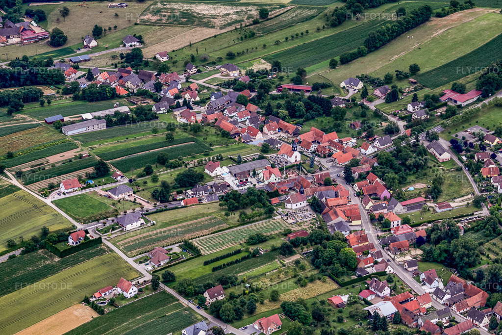 Luftbild: Ortsansicht aus Norden in Wintzenbach im Bundesland Bas-Rhin in Frankreich. – Foto: IMG_19062.jpg vom 20.06.2009 durch Werner Riehm/FLY-FOTO.de – Auflösung des Originals: 4752 x 3168 px