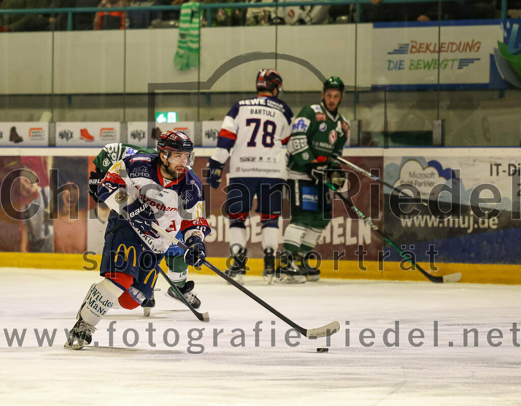 2024-01-05_042_TSV_Erding_gegen_VfE_Ulm-Neu-Ulm | Erding, Deutschland, 05.01.2024:
Eishockey, Bayernliga Vorrunde 2023 / 2024, 22. Spieltag, TSV Erding gegen VfE Ulm/Neu-Ulm, Endergebnis: 7:6

Martin Podesva (VfE Ulm/Neu-Ulm e. V., #10)

Foto: Christian Riedel / fotografie-riedel.net