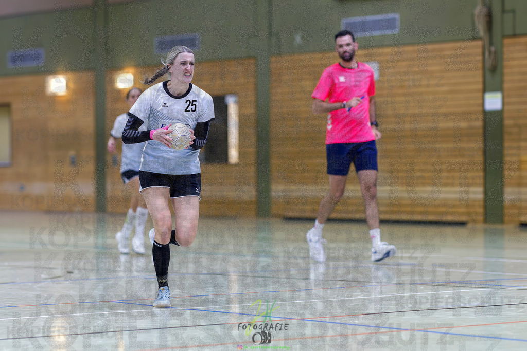 Frauen Oberliga Mitte (HHV); HSG Eibelshausen/Ewersbach - HSG Linden | Frauen Oberliga Mitte (HHV); HSG Eibelshausen/Ewersbach - HSG Linden am 15.11.2025 in Eibelshausen (Holderberghalle)Photo © 2025 - Jörg Heinrich - Realisiert mit Pictrs.com