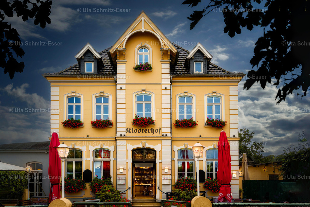 Knechtsteden_Klosterhof | CEUS Design - Realisiert mit Pictrs.com