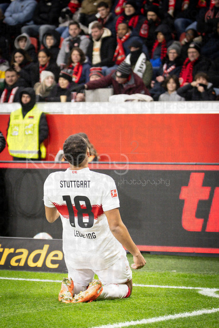 German Bundesliga, Bayer 04 Leverkusen vs. VfB Stuttgart, 10.01.2026 | LEVERKUSEN, GERMANY - JANUARY 10:  Jamie Leweling (VfB Stuttgart, 18) celebrates his goal - 0:1 during the German Bundesliga match on gameday 16 between Bayer 04 Leverkusen vs. VfB Stuttgart at BayArena on January 10, 2026 in Leverkusen, Germany. DFL REGULATIONS PROHIBIT ANY USE OF PHOTOGRAPHS AS IMAGE SEQUENCES AND/OR QUASI-VIDEO.