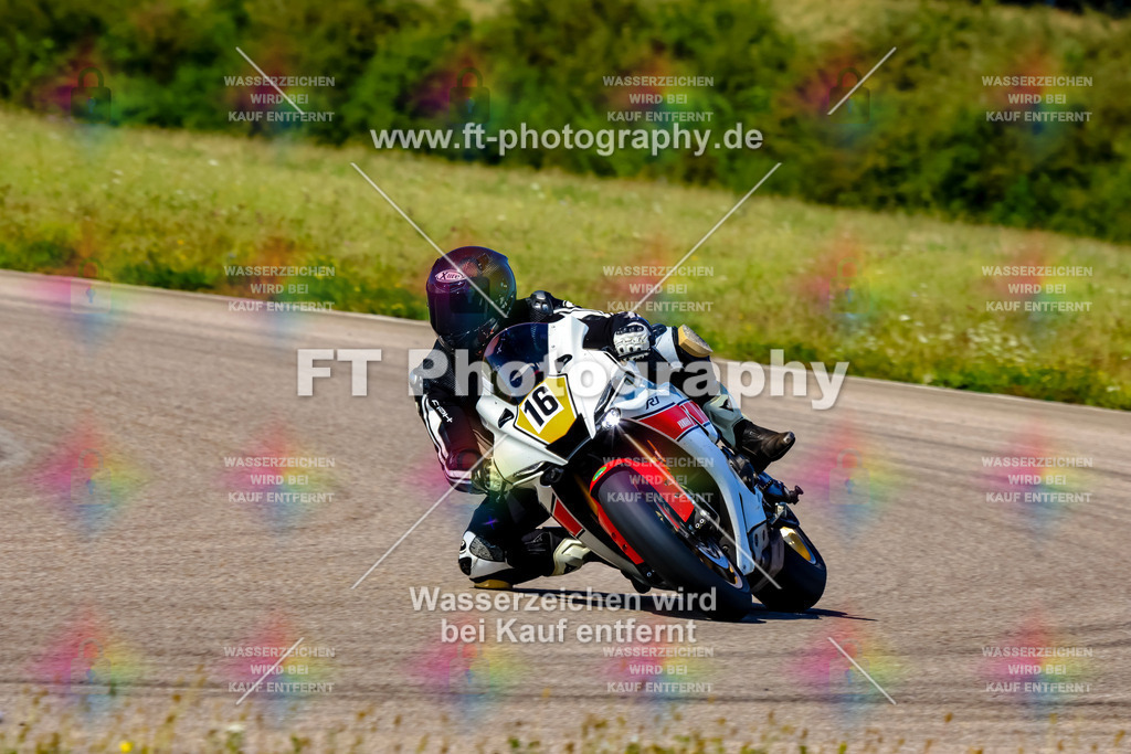 016-3525 | Hier findet Ihr Bilder von Touristenfahrten auf der Nürburgring Nordschleife oder von anderen Veranstaltungen die ich besucht habe. Viel Spass beim Durch Schauen 