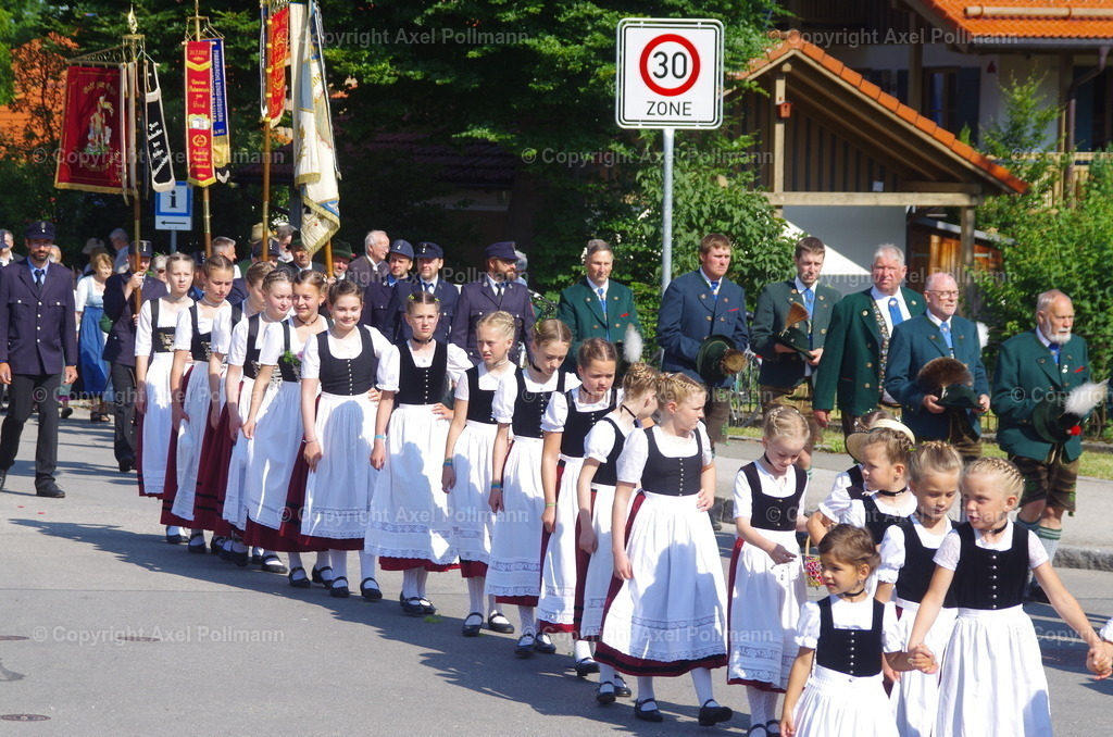 IMGP3171 | fotografiert von Axel PollmannLeonhardi Wallfahrt Benediktbeuern und Murnau, Fronleichnam, Fasching, Landschaft im Loisachtal und Benediktbeuern  - Realisiert mit Pictrs.com