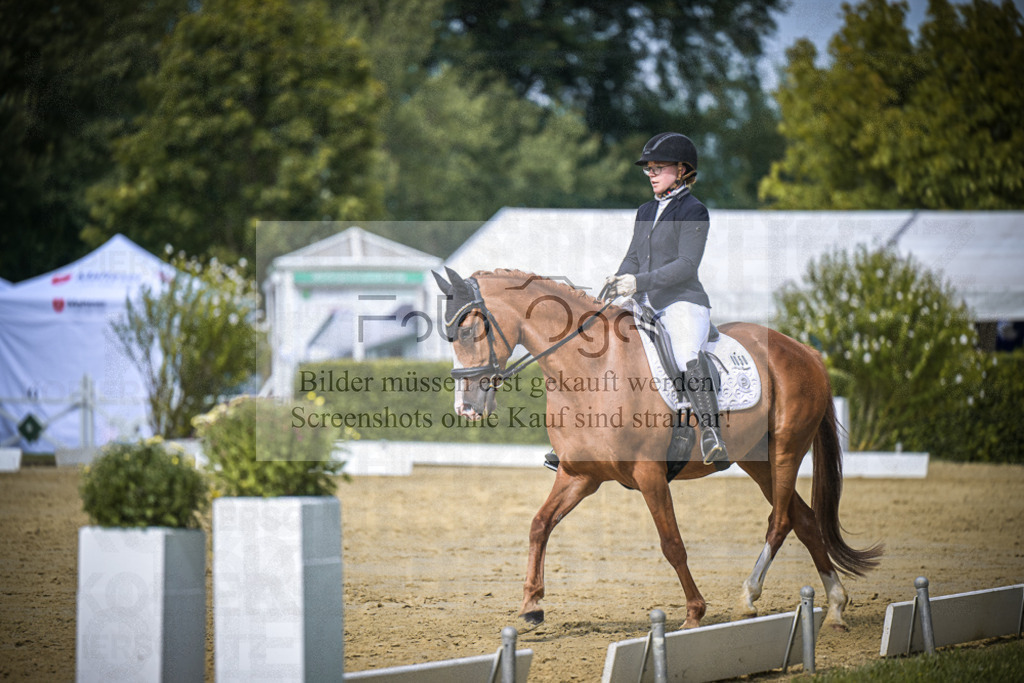 DOS_5571 | Entdecke hochwertige Reitturnierfotos von Foto Oger. Professionell, emotional und authentisch – jetzt Lieblingsmomente im Shop bestellen.Deutschlandweite Turnierfotografie. - Realisiert mit Pictrs.com