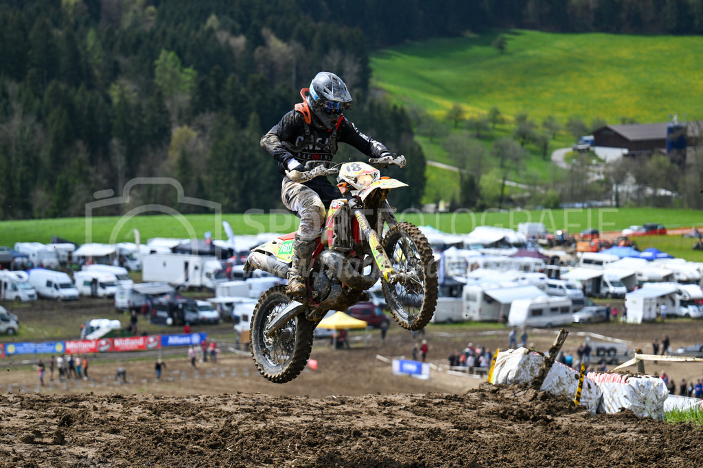 Motocross Schlatt bei Winterthur - 29. April 2023 | #18 Jenni Andreas aus St.Erhard (CH) auf Yamaha in der Kategorie Hobby Open am Motocross Schlatt bei Winterthur, 29. April 2023.
Instagram: @mx_schlatt | @mc_wila | @sam_schweiz
Bild: Sportfotografie Markus Aeschimann | www.markus-aeschimann.ch - Realisiert mit Pictrs.com