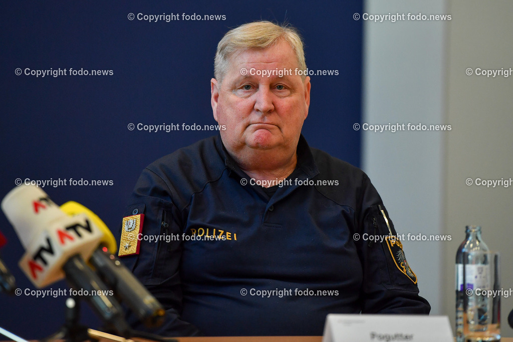 Landespolizeidirektion Ooe_ Pressekonferenz Festnahmen Halloween Nacht 2022_ 27.12.2022-33 | 27.12.2022, Landespolizeidirektion Oberoesterreich, AUT, Pressekonferenz Festnahmen Halloween Nacht 2022, im Bild Karl Pogutter (Stadtpolizeikommandant Linz)