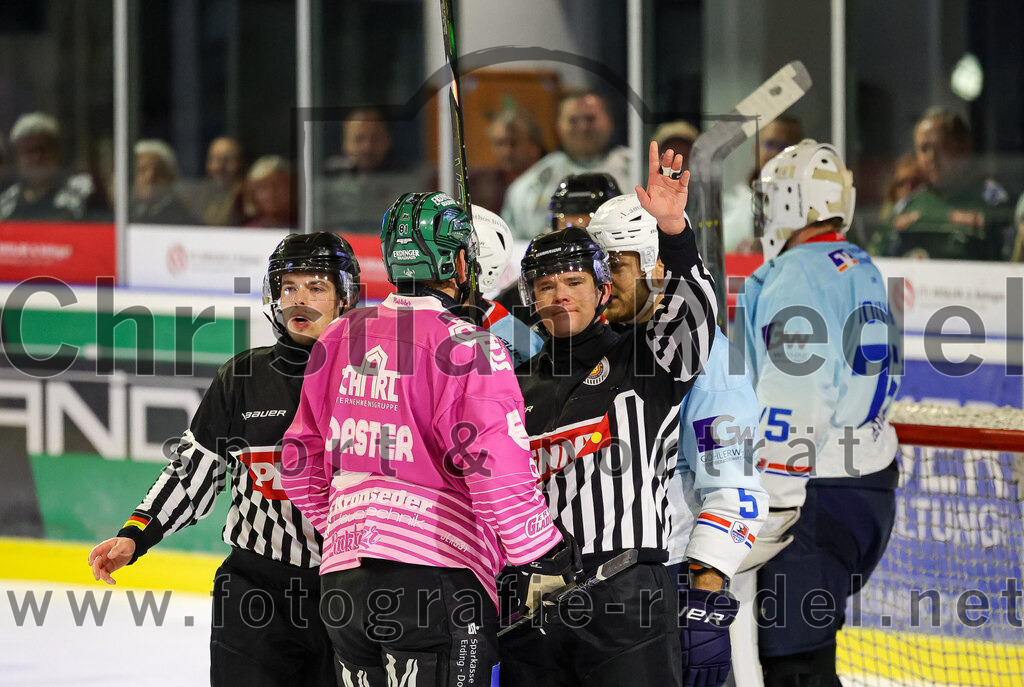 2025-10-05_147_TSV_Erding_gegen_Heilbronner_Falken | Erding, Deutschland, 05.10.2025:Eishockey, Oberliga Süd 2025 / 2026, 6. Spieltag, TSV Erding gegen Heilbronner Falken, Endergebnis: 3:1Maximilian Forster (Erding Gladiators, #81)Foto: Christian Riedel / fotografie-riedel.net
