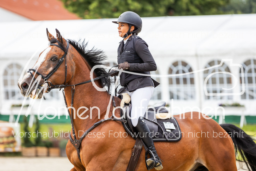 BHO-2PhSpr-M-057 | MomenTaufnahmen Pferdesportfotos