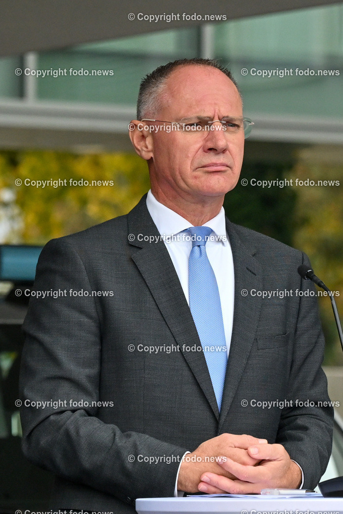 Landespolizeidirektion Ooe_ Pressekonferenz Sicherheitsbudget 2024_ 24.10.2023-33 | 24.10.2023, Landespolizeidirektion Oberoesterreich, AUT, Pressekonferenz Sicherheitsbudget 2024, im Bild BM Gerhard Karner (VP, Inneres)