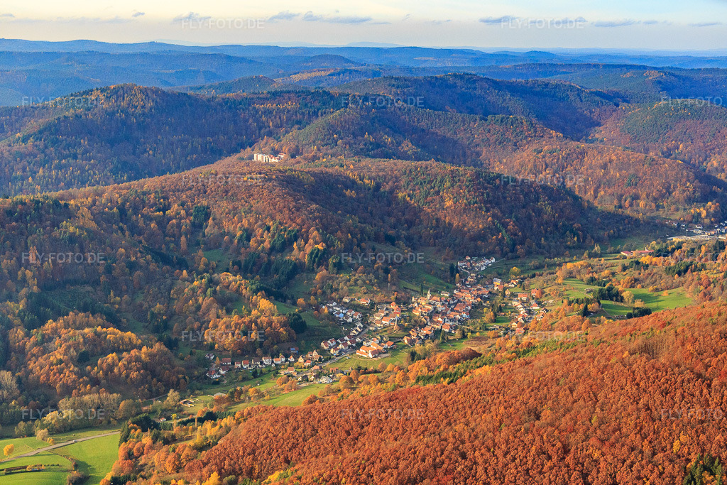 Luftbild: Fachklinik Eußerthal im Wald über dem Ort in Dernbach im Bundesland Rheinland-Pfalz in Deutschland. Foto: IMG_085126.jpg vom 08.11.2015 durch Werner Riehm/FLY-FOTO.deFachklinik Eußerthal | Fachklinik Eußerthal