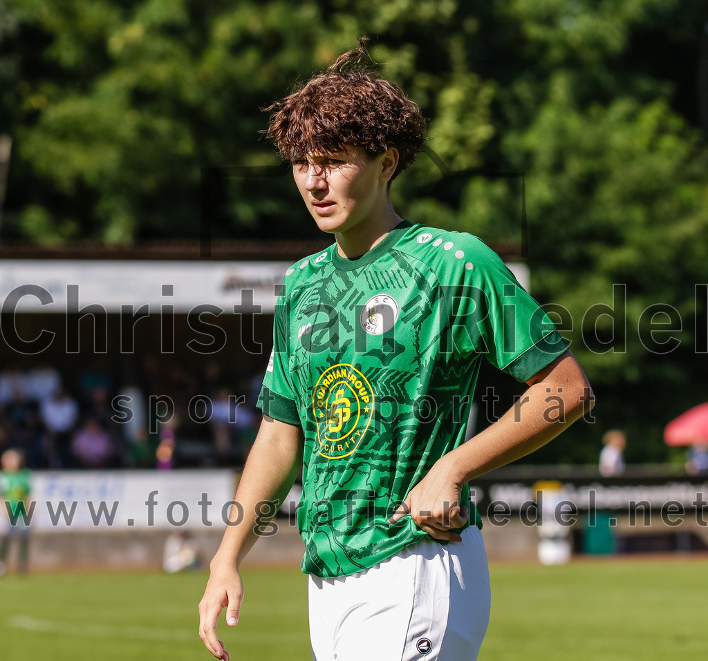 2023-09-16_009_FC_Forstern_gegen_VfL_Sindelfingen_Ladies_I | Forstern, Deutschland, 16.09.2023:
Fußball, B-Juniorinnen-Bundesliga Süd 2023 / 2024, 2. Spieltag, FC Forstern gegen VfL Sindelfingen Ladies I, Endergebnis: 4:1

Emilia Strube (FC Forstern, #21)

Foto: Christian Riedel / fotografie-riedel.net