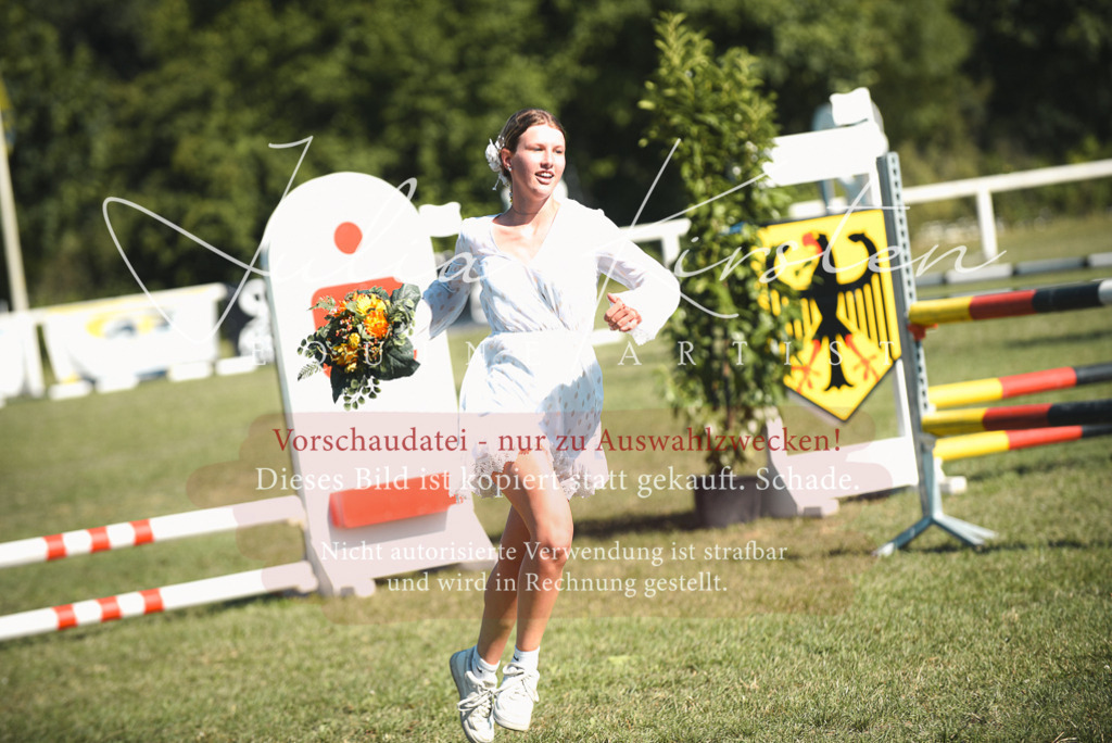 DSC_7718 | Pferde- und Turnierfotografie in Westsachsen. Pferdeportraits, Auftragszeichnungen und intuitive Kunst.