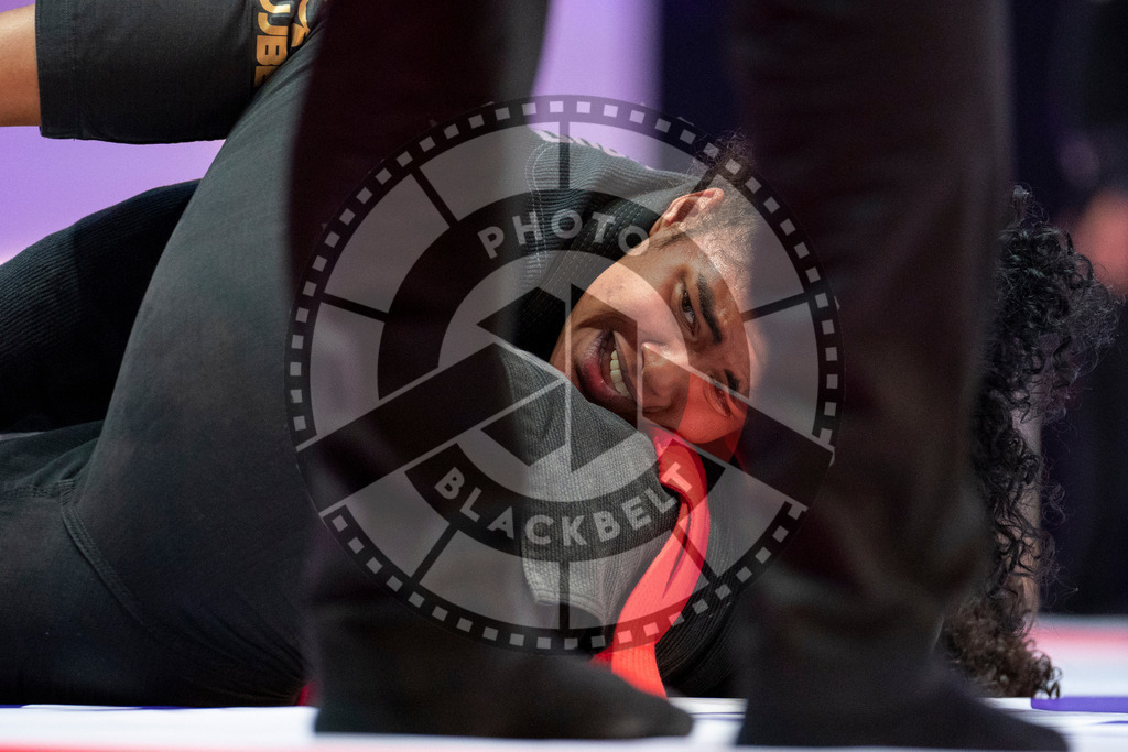 20231108PBB1413 | Fighters compete during the AJP World Professional Championship in the Mubadala Arena in Abu Dhabi, Arab United Emirates, on November 8, 2023.