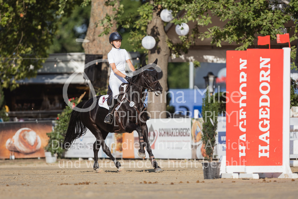 220825_Delbrueck_PonyTrophy-217 | Deine schönsten Turniermomente als professionelle Fotos! Entdecke hochwertige Pferdesport-Fotografie im Online-Shop. Jetzt Fotos finden & bestellen!