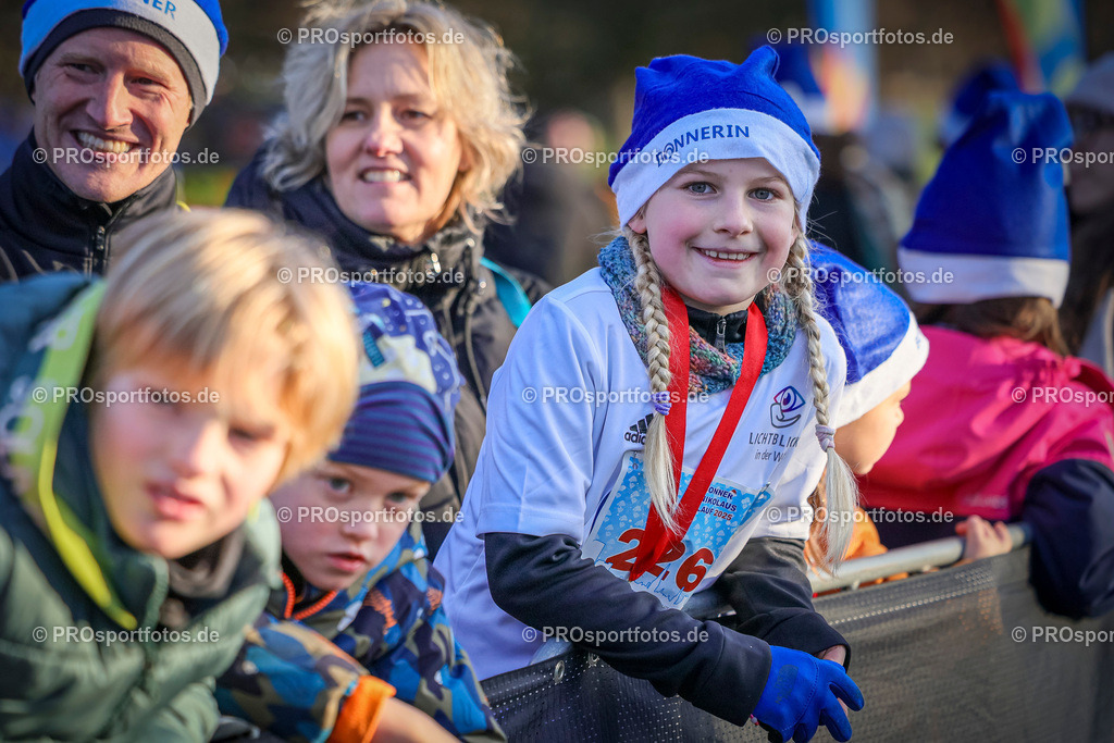 6. Bonner Nikolauslauf; Bonn, 14.12.2025 | Impressionen vom 6. Bonner Nikolauslauf am 14.12.2025 in Bonn (Nordrhein-Westfalen). 