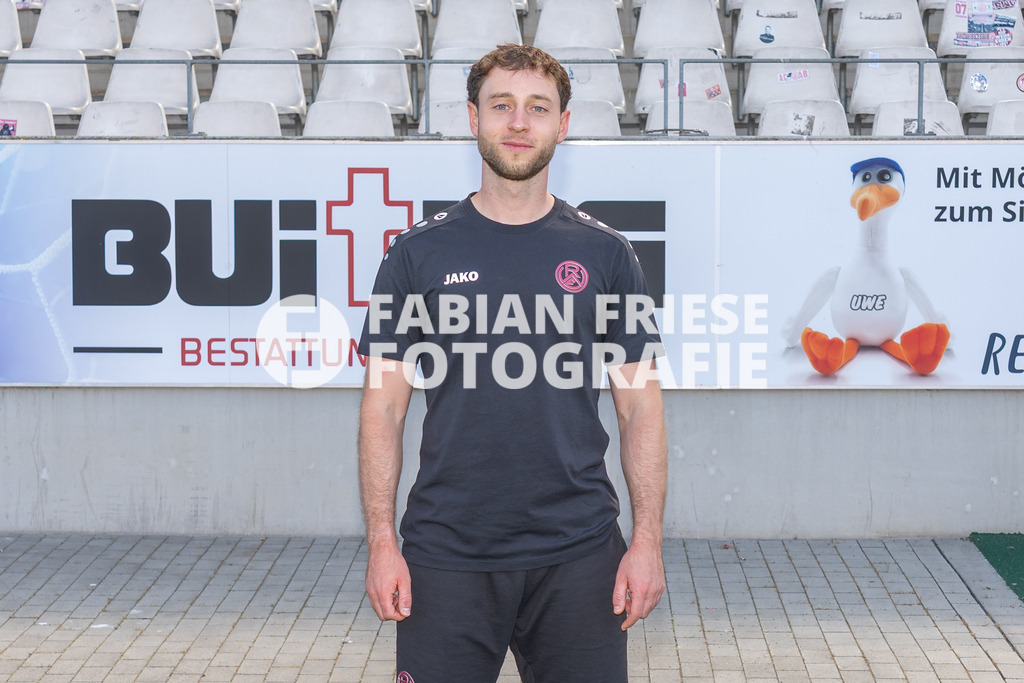 Rot-Weiss Essen; 3. Liga, Portraettermin 2026/2027, Foto: Eibner-Pressefoto/Fabian Friese | Aaron Beisswenger,Rot-Weiss Essen; 3. Liga, Portraettermin 2026/2027, Foto: Eibner-Pressefoto/Fabian Friese - Realisiert mit Pictrs.com