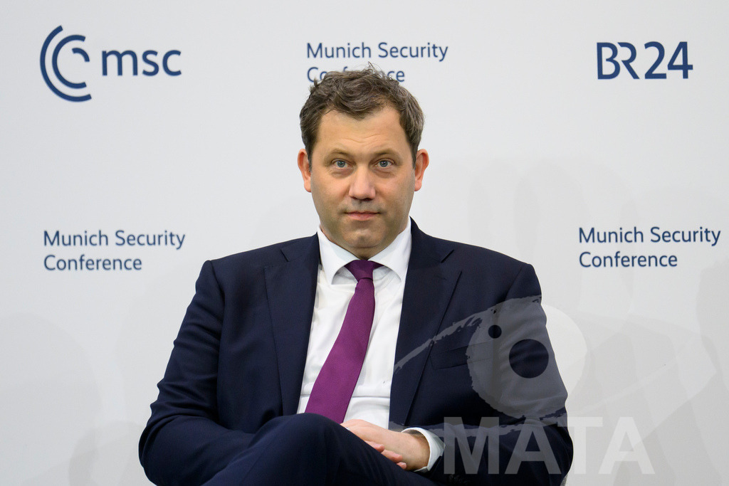 _DWA5773 | MATA IndoCon - Realisiert mit Pictrs.com