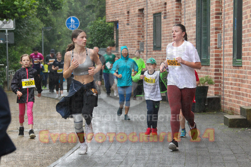 240622_1043_EV4_0758 | Sportfotografie im Rhein-Sieg Kreis, Köln, Bonn, NRW, Rheinland Pfalz, Hessen, etc. Unser Tätigkeitsfeld umfasst den Laufsport vom Volkslauf über den Marathon, Duathlon, Triathon bis zum Ultralauf wie Kölnpfad Ultra oder Schindertrail.