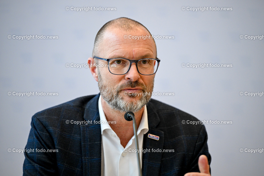 Landespolizeidirektion Oberoesterreich_ Pressekonferenz_ Homeinvasion_ 25.01.2024-6 | 25.01.2024, Landespolizeidirektion Oberoesterreich, AUT, Pressekonferenz LPD Ooe, geklaerte schwere Straftat, Homeinvasion, im Bild Andreas Pilsl (Landespolizeidirektor Ooe)