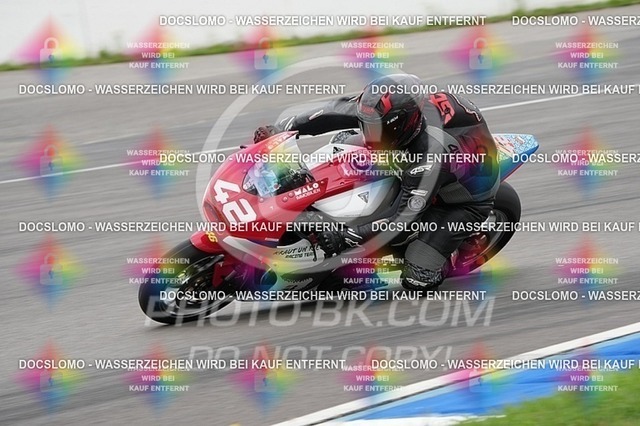 2025_08_04_PBK_11862 | Sportfotografie; SlowMotion; Video; Rennstrecke; Hafeneger; Speer; Racing; RSE; BMW; CBO; Trackday; Motorsportarena; Hockenheimring; Brno; Most; Barcelona; Valencia