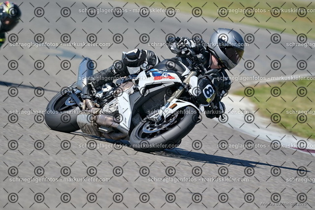 26BT01-0296 | 008 - Realisiert mit Pictrs.com