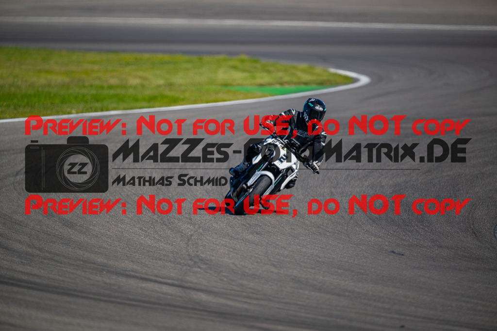 MaZZes-Fotomatrix-20260523-113575 | GRUEN