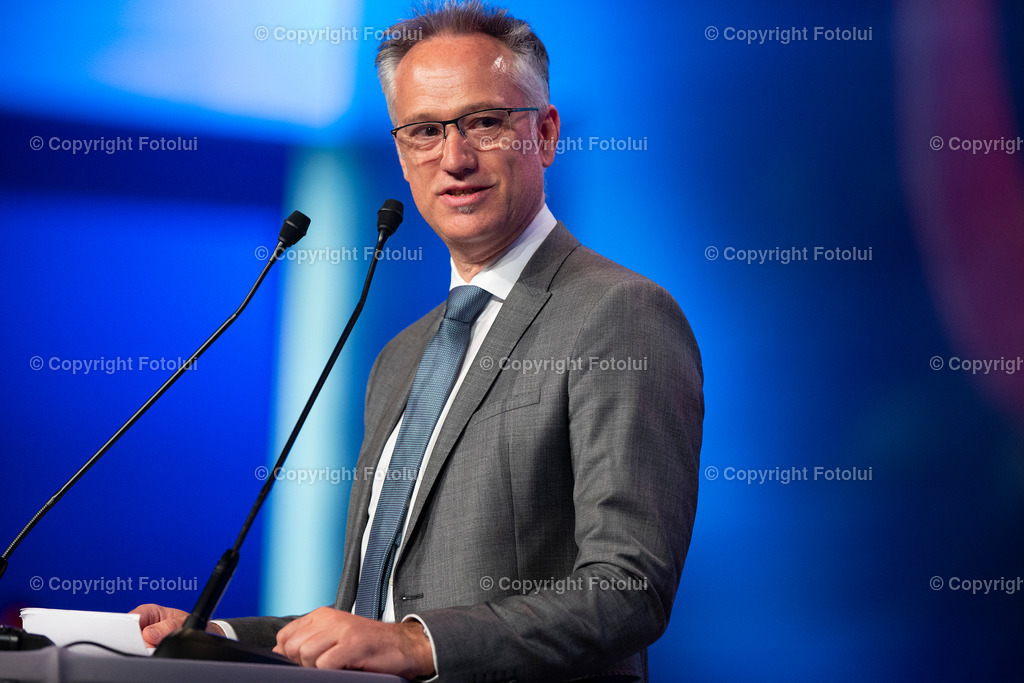 OBERBANK_48 | EIN DANK AN DIE PFLEGEKRAEFTE KABARETT MIT KLAUS ECKEL 02.06.2022 OBERBANK DONAU-FORUM LINZ IM BILD:THOMAS ARNOLDNER. FOTO:FOTOLUI/OBERBANK