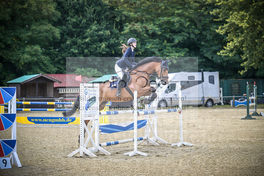 DOS_2569 | Entdecke hochwertige Reitturnierfotos von Foto Oger. Professionell, emotional und authentisch – jetzt Lieblingsmomente im Shop bestellen.Deutschlandweite Turnierfotografie. - Realisiert mit Pictrs.com