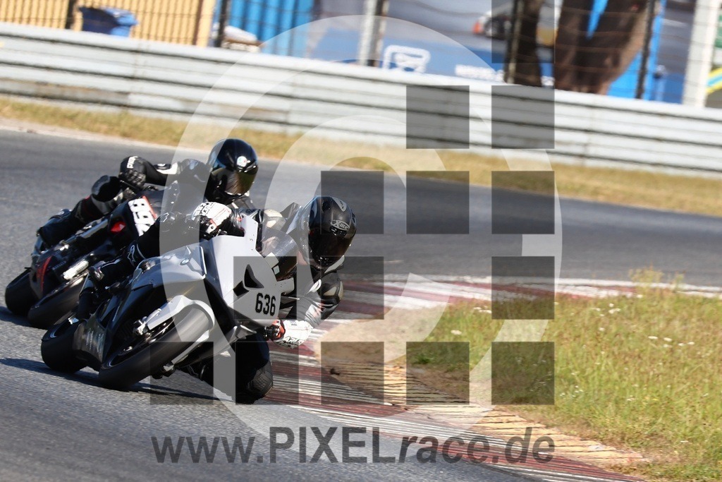 0636-20240813_13373 | Schöne Erinnerungen an spannende Momente - das festzuhalten ist unser Job. PIXELrace.de ist seit 2003 auf den Rennstrecken Europas unterwegs um die Action draußen beim Fahren und die wunderbare Stimmung imm Fahrerlager für euch einzufangen.