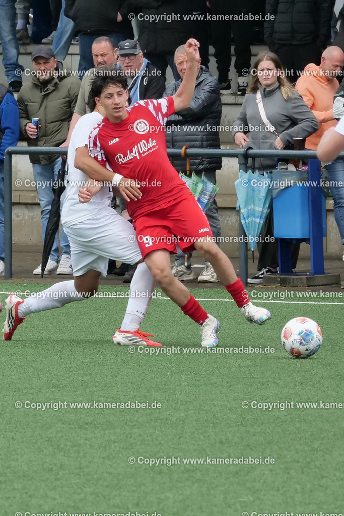 Fußball : C-Junioren : Aufstieg Regionalliga West : SUS 09 Dinslaken - Vfb 03 Hilden am 04.06.2026 in Dinslaken | Fußball : C-Junioren : Aufstieg Regionalliga West : SUS 09 Dinslaken (rotr Trikots)- Vfb 03 Hilden (weiße Trikots) am 04.06.2026 in Dinslaken - Realisiert mit Pictrs.com