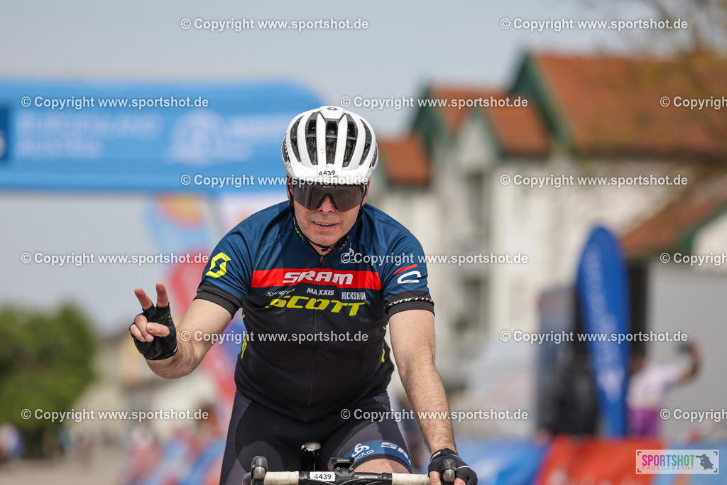 VJ__9496 | Neusiedlersee Radmarathon 2026@sportshot_your_pictrs #yourpictures#roadtowm2029 #nrm #neusiedlerseeradmarathon #neusiedlersee #neusiedlerseetourismus #burgenland #mörbisch #nrm26 #burgenlandtourismus #voglundco #poweredbyburgenlandtourismus #radsport #rad #marathon #ucigranfondo #visitburgenland #ucigranfondoworldseries